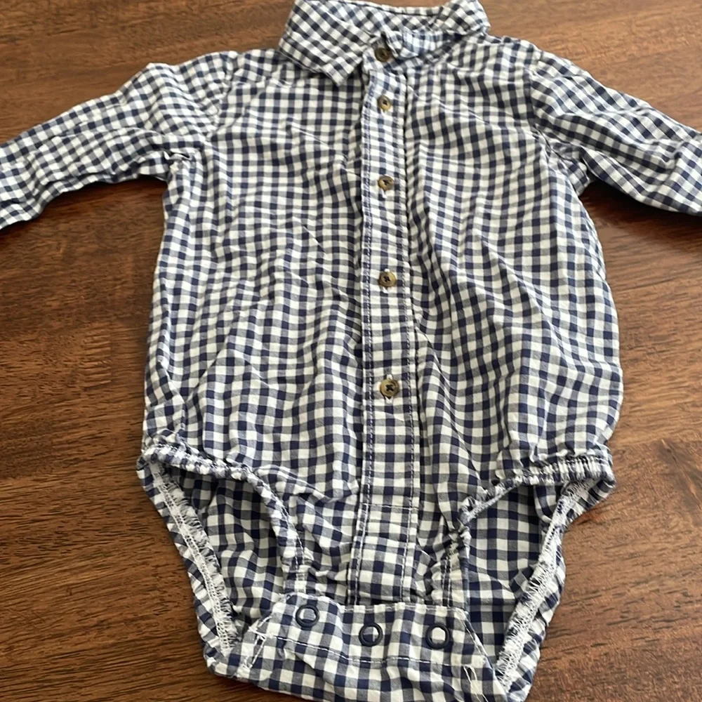 9 month clothing bundle- carters osh kosh